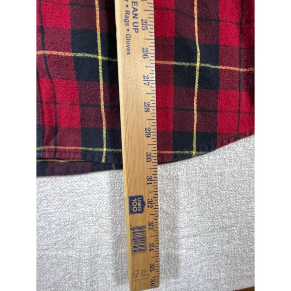 LL Bean Men’s XL Red Black Plaid Long Sleeve Button Front Flannel Shirt Classic - Picture 5 of 5